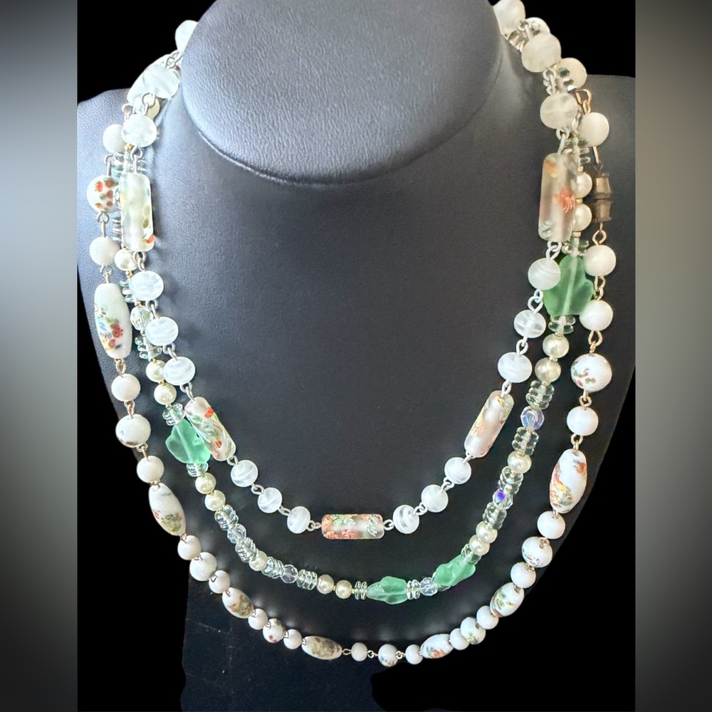 Three types of Green and White glass Beaded Necklace - Unbranded